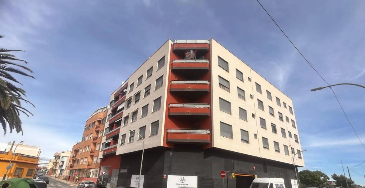 Venta de piso en CL TIRAN LO BLANC, 4, El Campello
photo 1