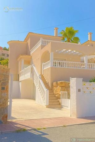 Chalet independiente en venta en Calle de Torrevella, Campello, El
thumbnail 2