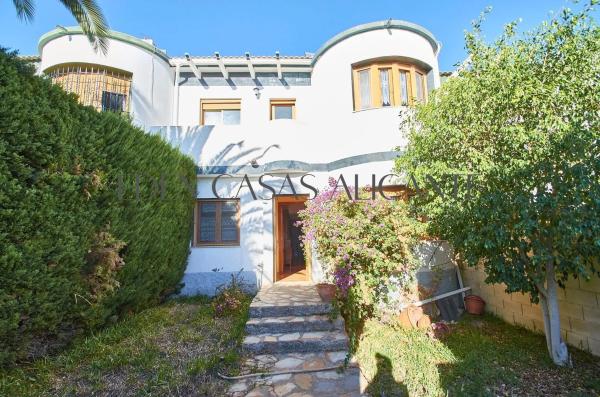 Chalet adosado en calle Vila Joiosa thumbnail 2