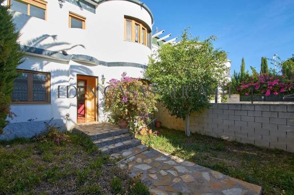 Chalet adosado en calle Vila Joiosa photo 4
