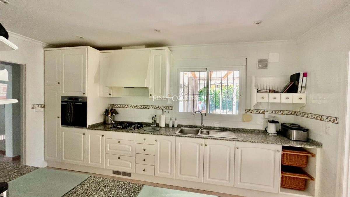 Properties for sale and rent in Spain photo 3