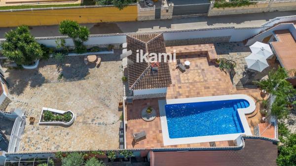 Chalet independiente en venta en Calle Bresquiller, Denia
 photo 4