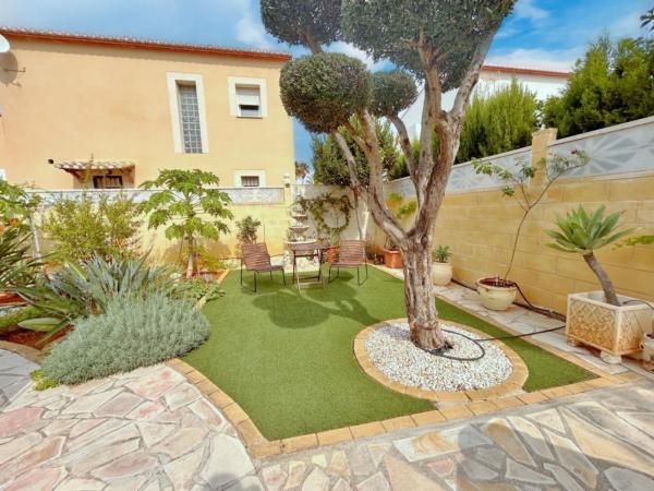 Chalet independiente en venta en La Pedrera-Vessanes, Denia
thumbnail 1