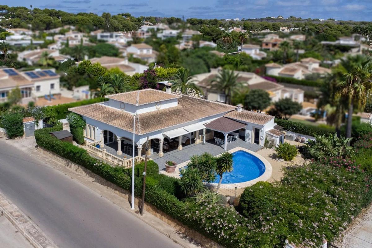 Properties for sale and rent in Spain photo 3