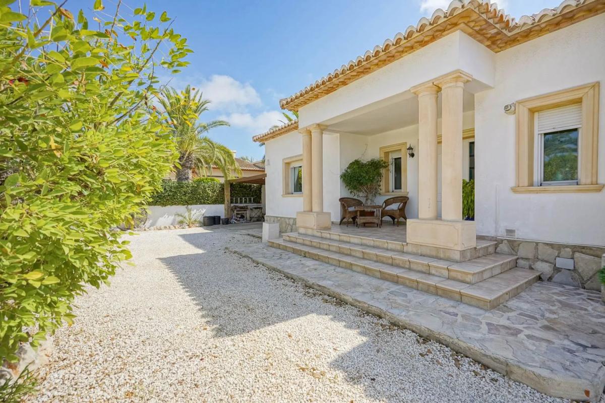 Properties for sale and rent in Spain photo 4