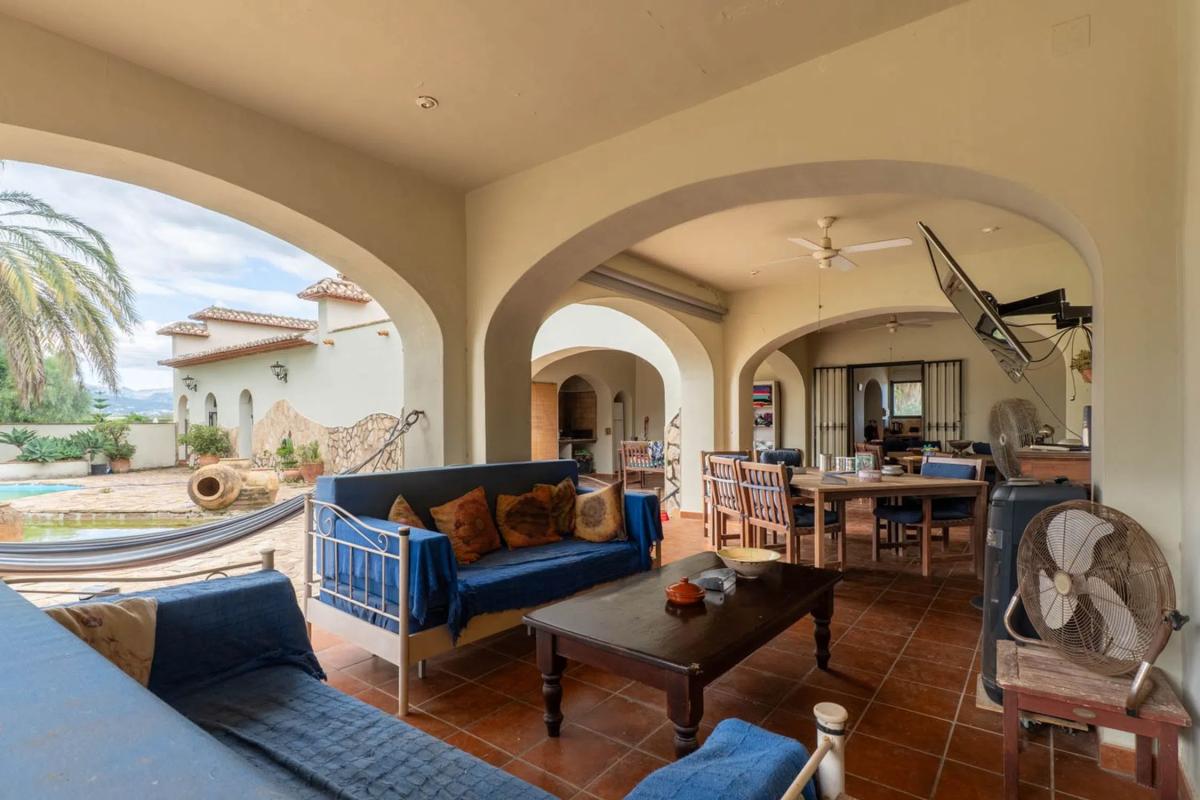 Properties for sale and rent in Spain photo 3