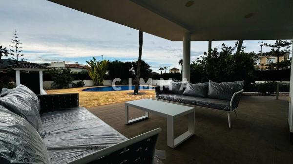 Casa independiente en calle Tenerife thumbnail 1