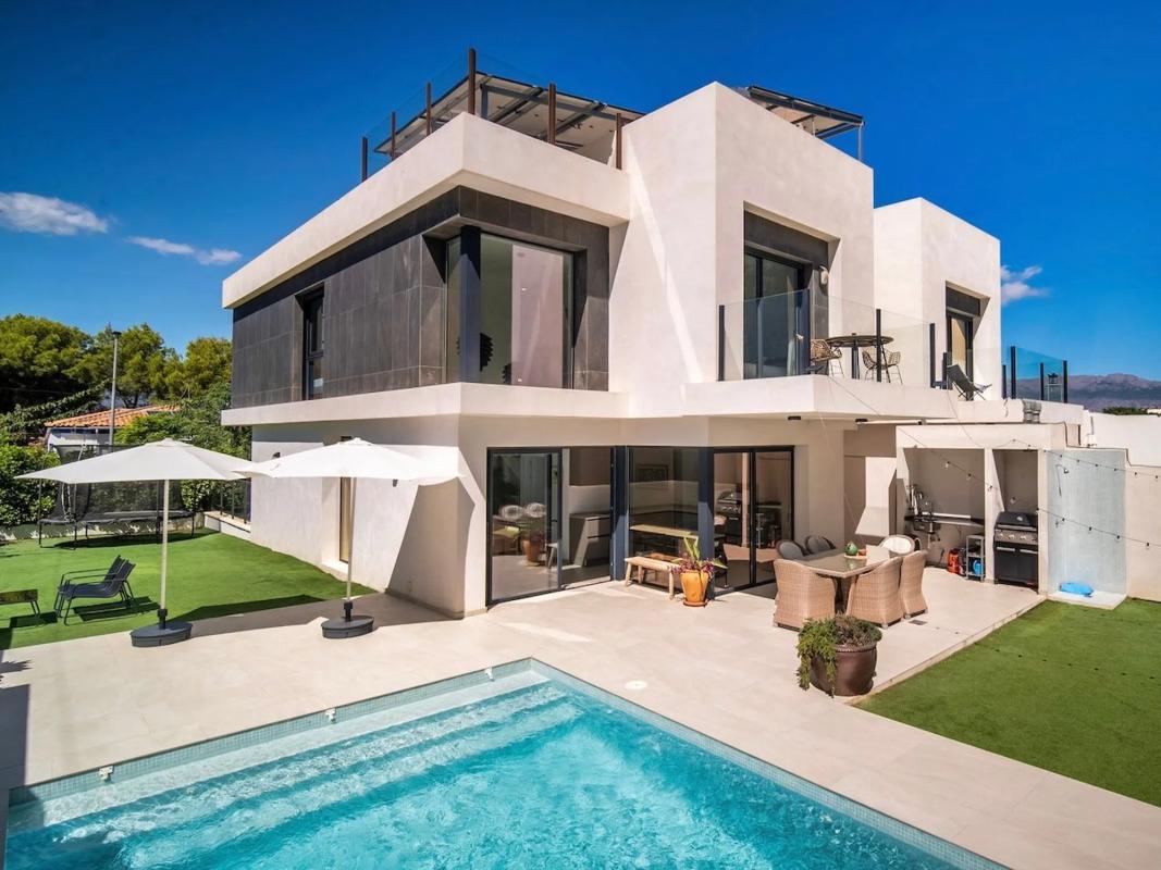 Properties for sale and rent in Spain photo 2