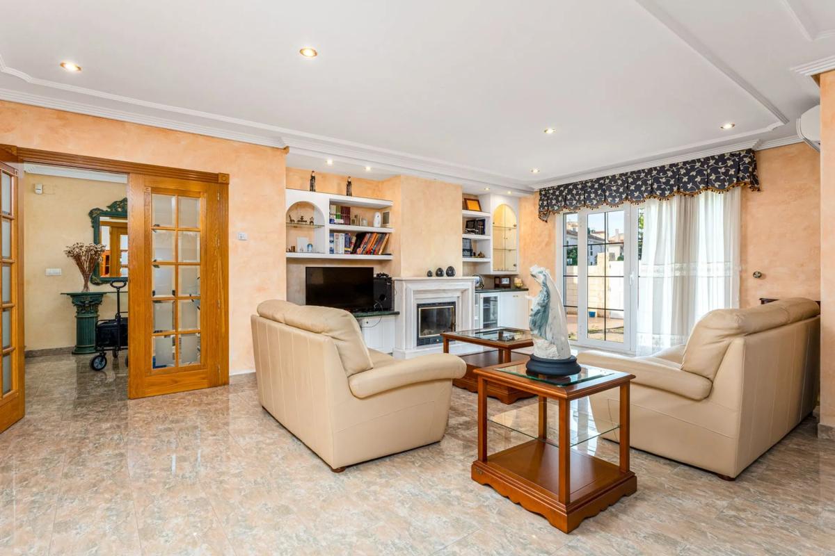 Sale of independent chalet in Calle Marina Alta, Alfaz del Pi
 photo 5