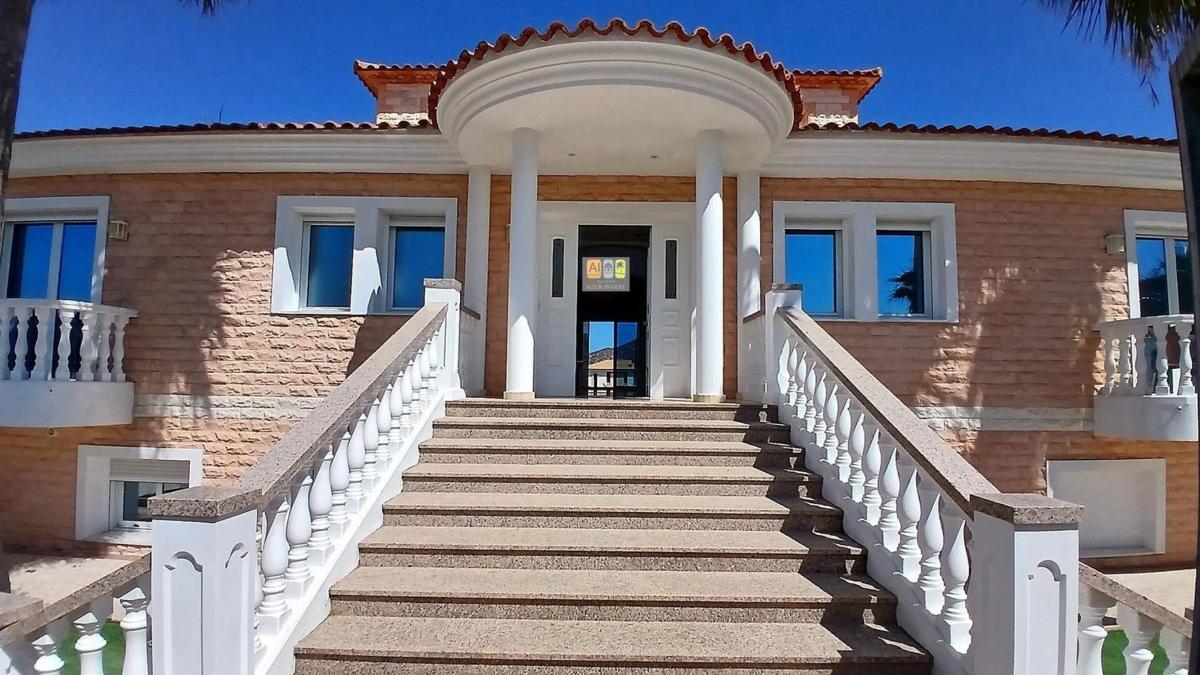 Properties for sale and rent in Spain photo 5