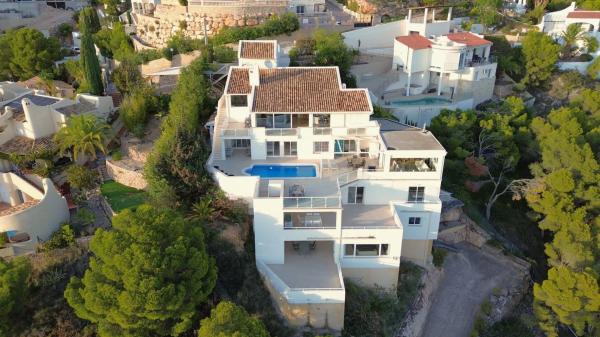 Casa independiente en calle Costa Brava thumbnail 2