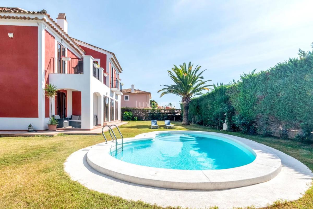 Properties for sale and rent in Spain photo 4