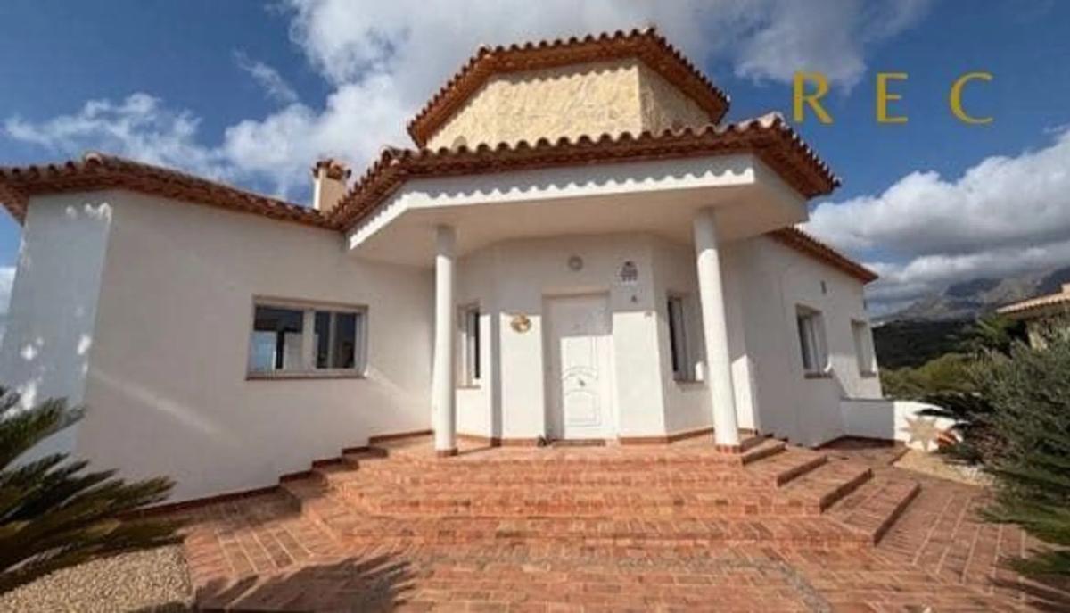 Properties for sale and rent in Spain photo 5