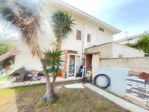 Chalet adosado en calle Sant Rafel photo 1