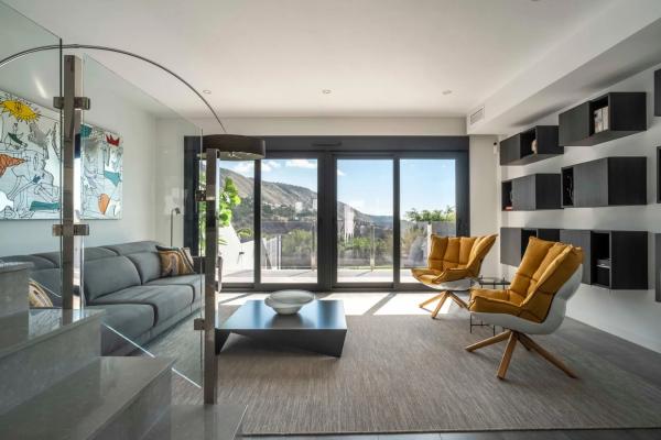 Chalet adosado en Av Constitucion De La thumbnail 1