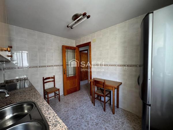 Apartment for sale in  Paseo de la Constitución s/n, Pinoso photo 4