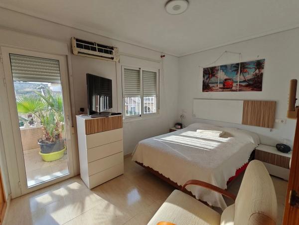 Chalet adosado en geacilaso de la vega, 39 thumbnail 1