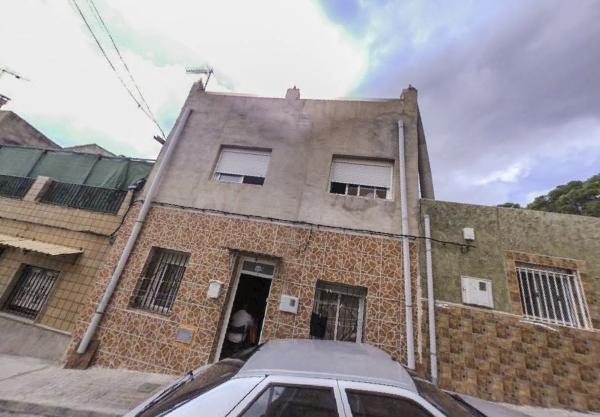 Chalet pareado en calle Viriato photo