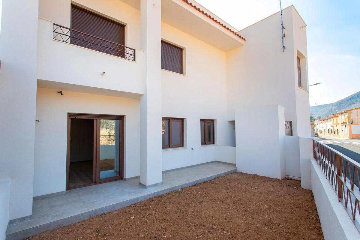 Propiedades en venta y alquiler en España photo 1