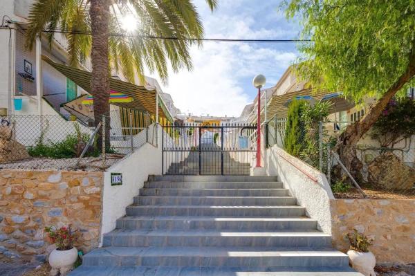 Independent chalet for sale in Avenida Notario Juan José Martinez Román, Torrevieja
photo 1