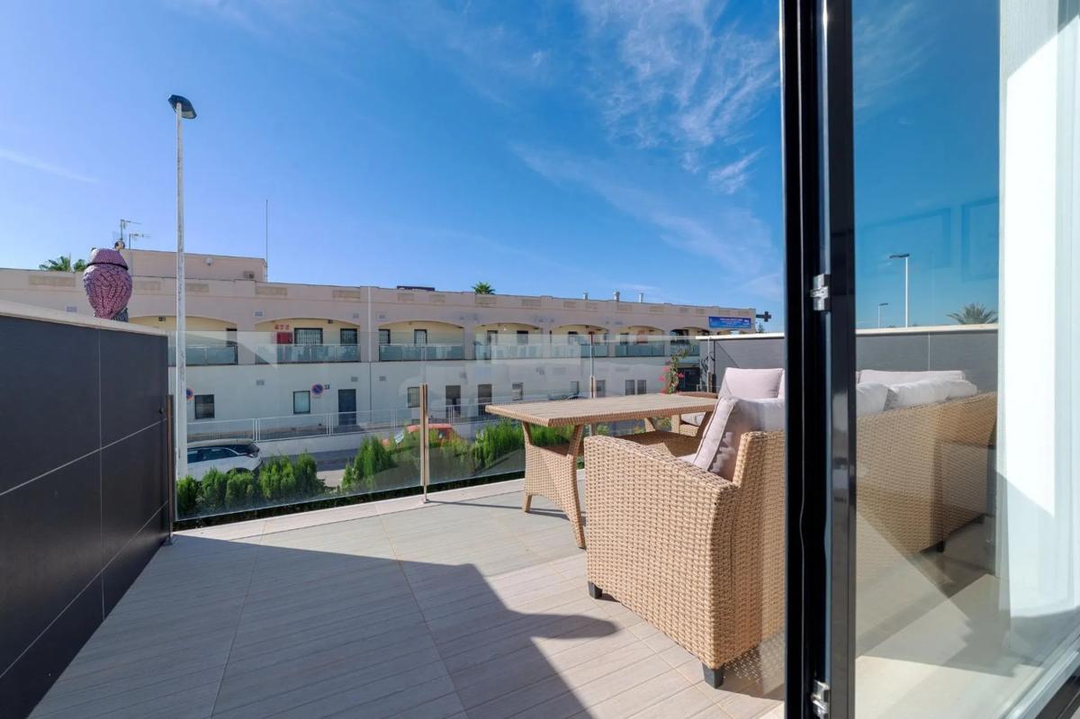 Properties for sale and rent in Spain photo 3