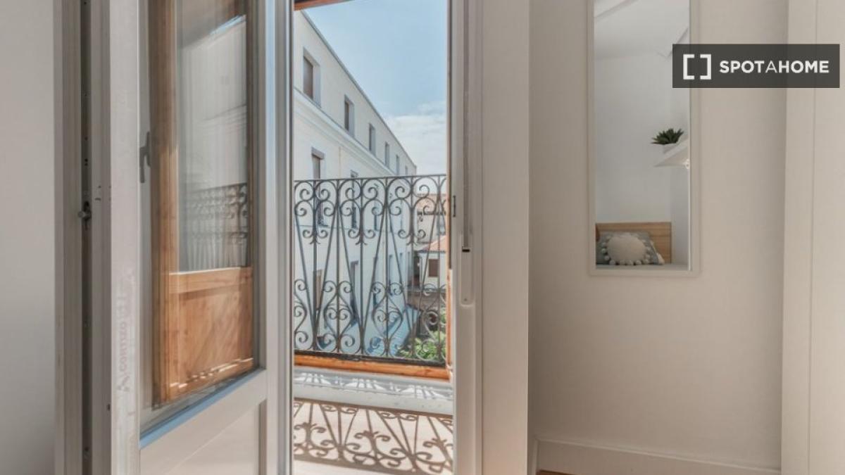 Properties for sale and rent in Spain photo 3