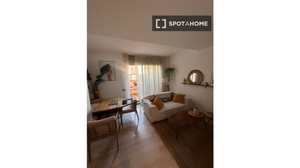 Estudio en alquiler en Carrer de Sant Lluís, Barcelona thumbnail 1
