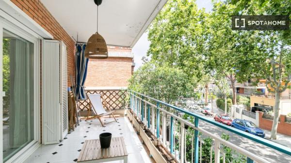 Piso en alquiler en  Av. de Frederic Rahola entresuelo 4 , Barcelona photo 4