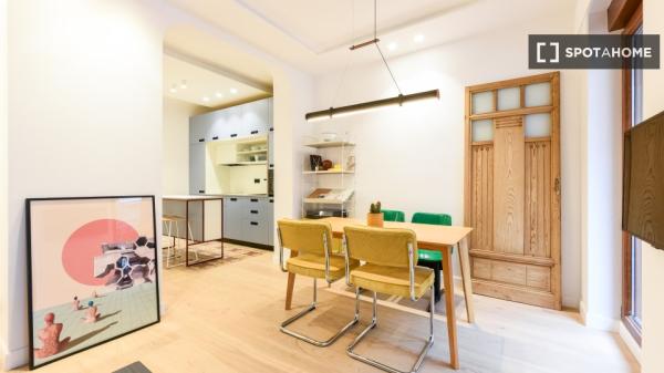 Estudio en alquiler en C. de Bustamante, Madrid thumbnail 1
