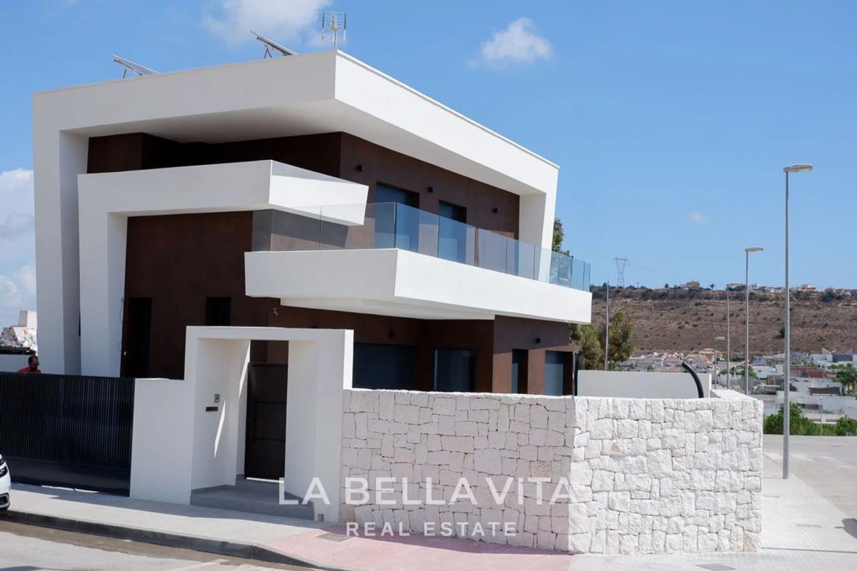 Properties for sale and rent in Spain photo 2