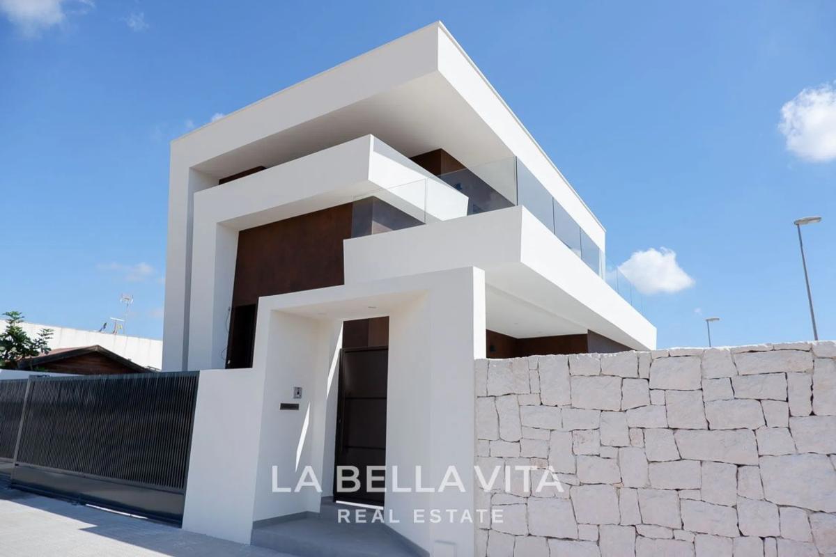 Properties for sale and rent in Spain photo 3