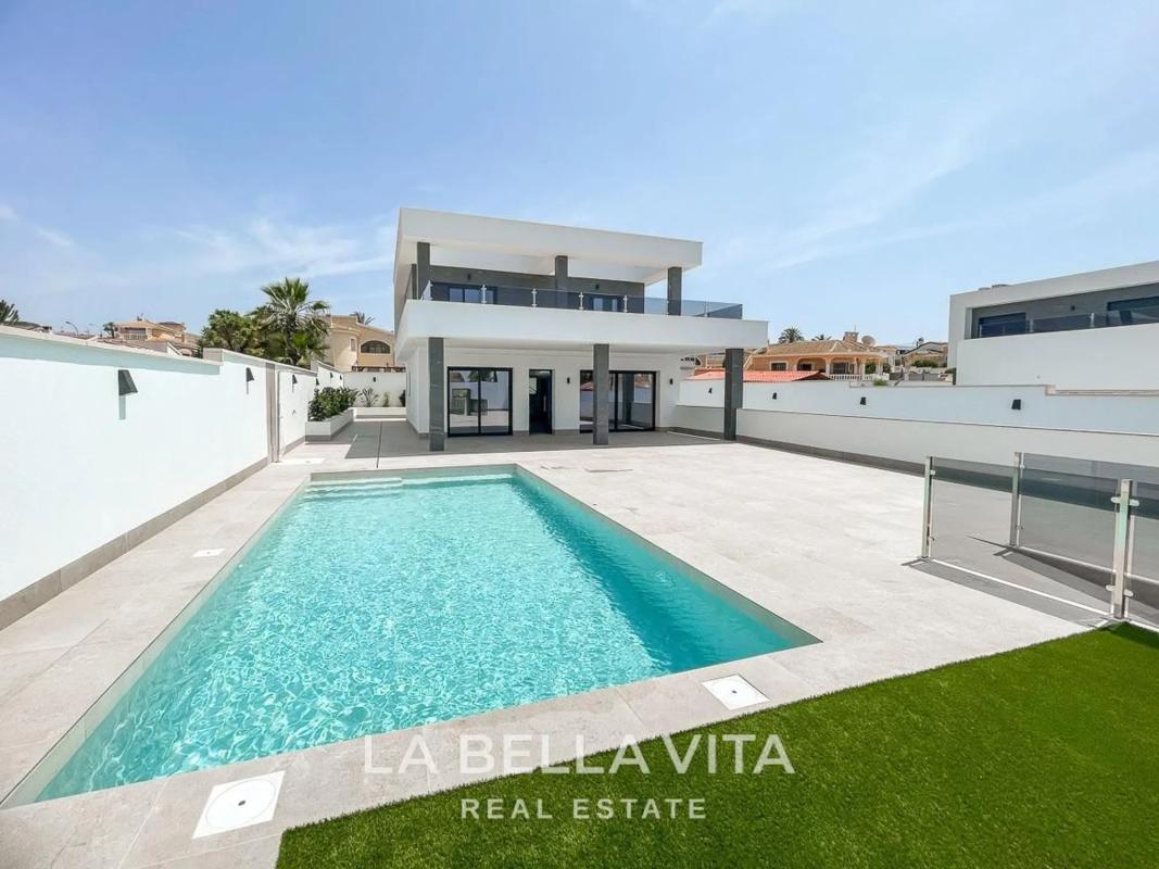 New construction Villa independiente en Ciudad Quesada in Rojales photo 2