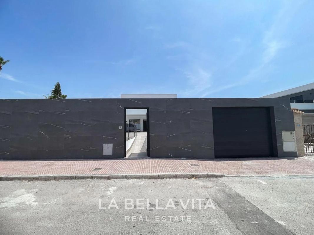 New construction Villa independiente en Ciudad Quesada in Rojales photo 3