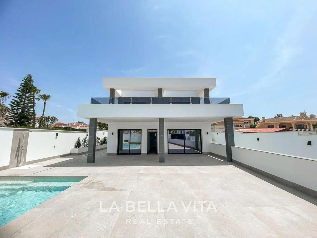 New construction Villa independiente en Ciudad Quesada in Rojales photo 5