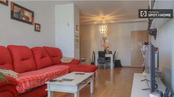 Se alquila habitación en apartamento de 3 dormitorios en Madrid photo 4