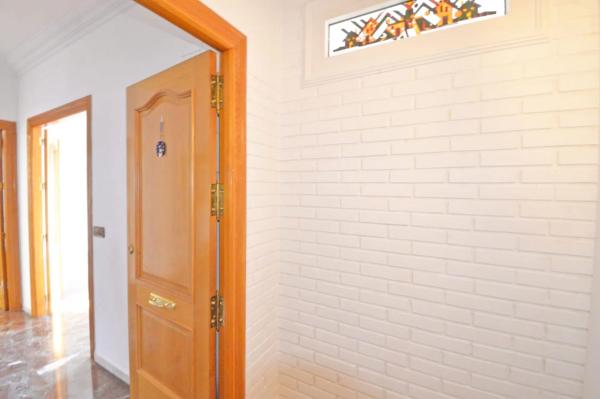 Dom szeregowy na sprzedaż w  Calle Reyes Católicos, 21 , Saks photo 3