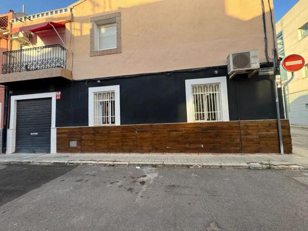 Chalet pareado en CL Pin Pablo Picas photo 1