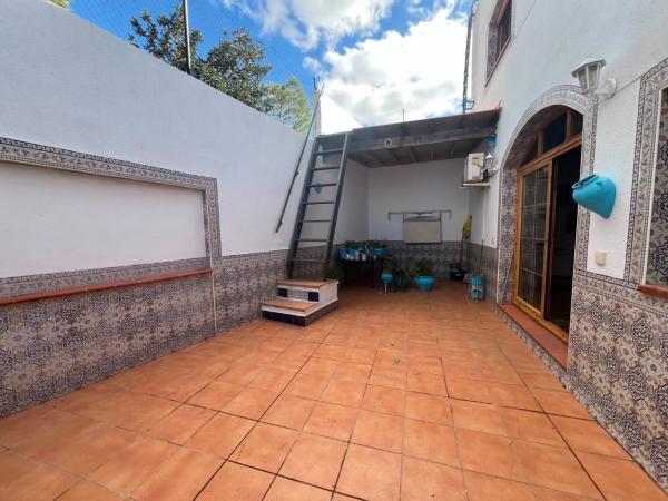 Chalet pareado en calle Maestro Granados photo 1