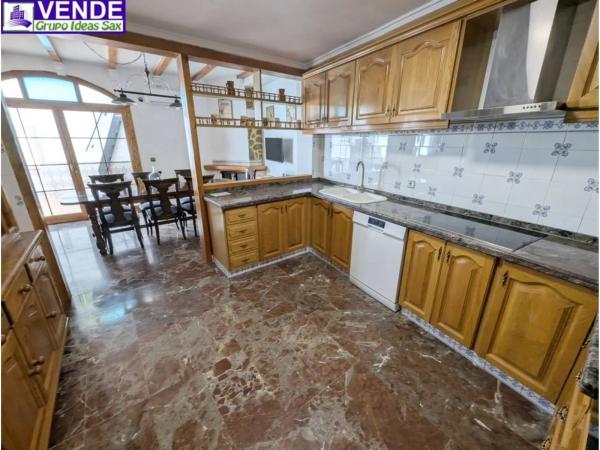 Chalet adosado en venta en  Sax , Sax photo 1