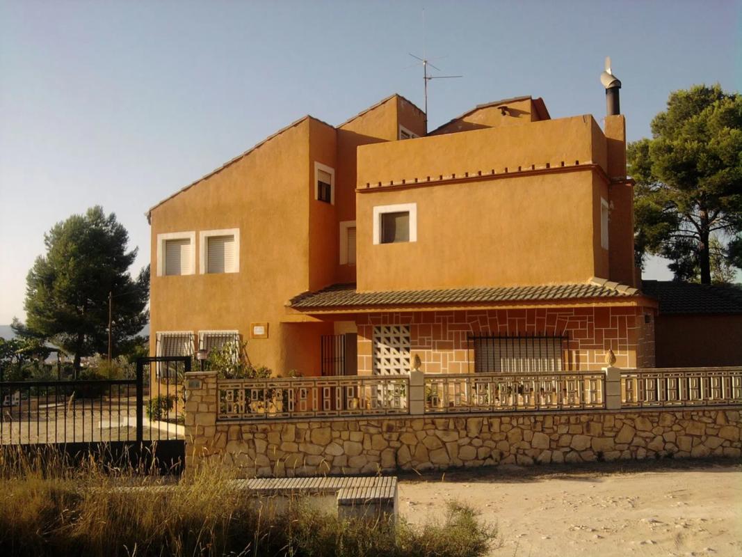 Продажа отдельного шале в  Partida del Figueral, 13, Биар photo 2