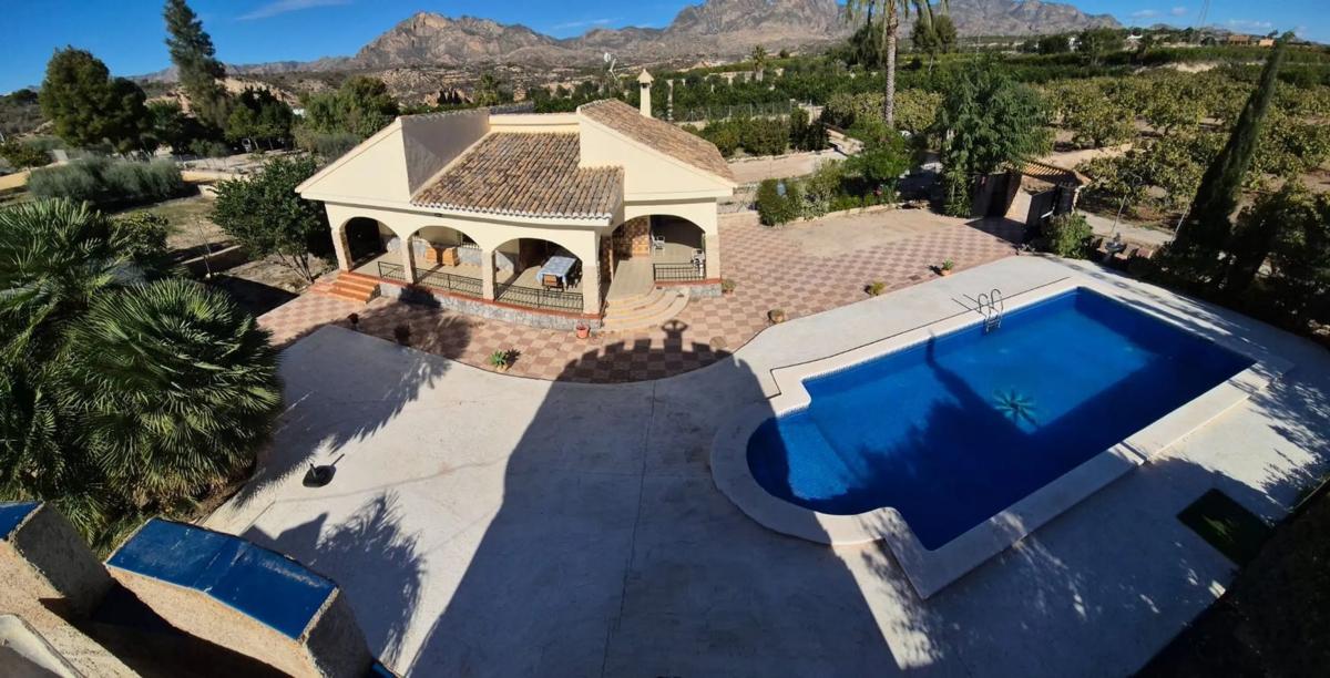 Sale of independent chalet in PD LOMAS GP.2, Albatera
photo 2