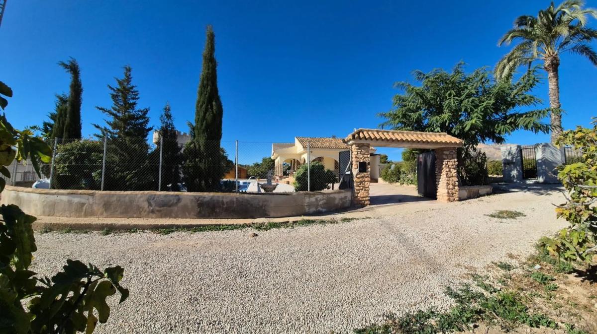 Sale of independent chalet in PD LOMAS GP.2, Albatera
photo 3