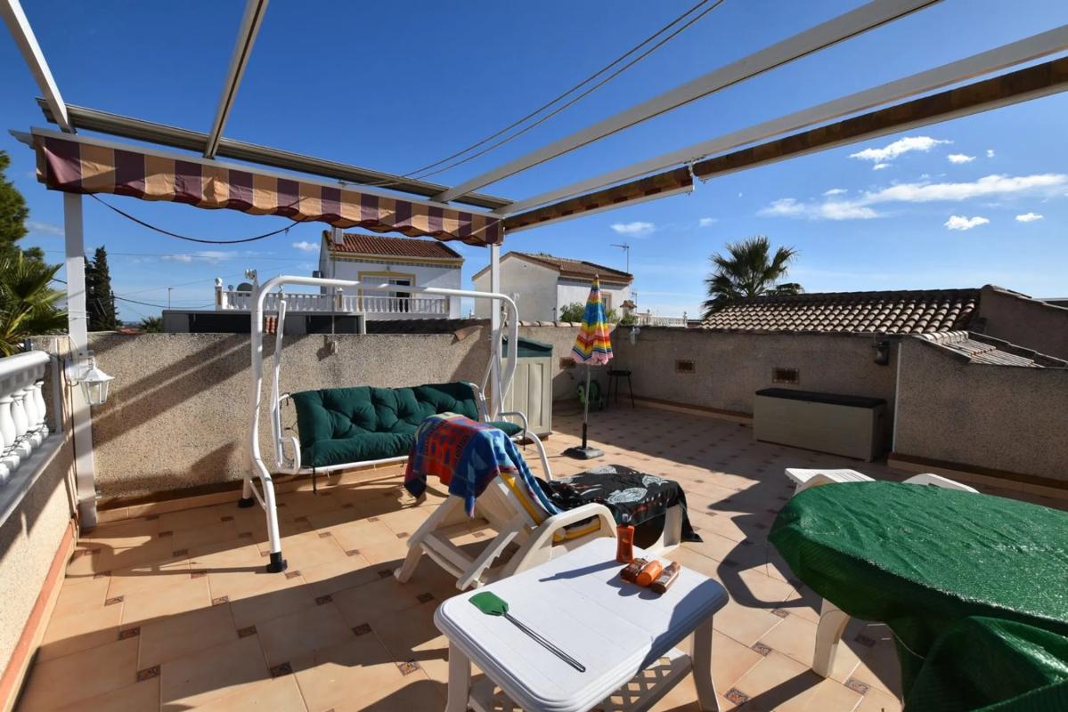 Sale of independent chalet in Calle Manuel de Falla, Algorfa
photo 2