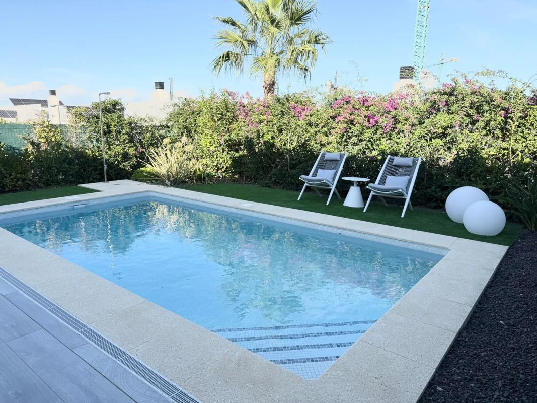 Sale of townhouse in Avenida Antonio Pedrera Soler s/n , Algorfa photo 2