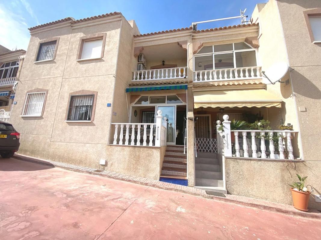 Sale of apartment in Calle Manuel de Falla, Algorfa
 photo 3