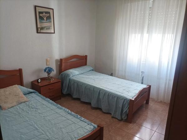 Chalet adosado en calle Luis Buñuel thumbnail 1