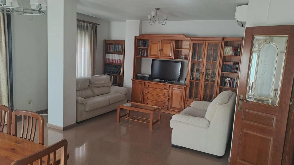 Продажа отдельного шале в  Calle Miguel Hernández, 24, Алморади photo 3