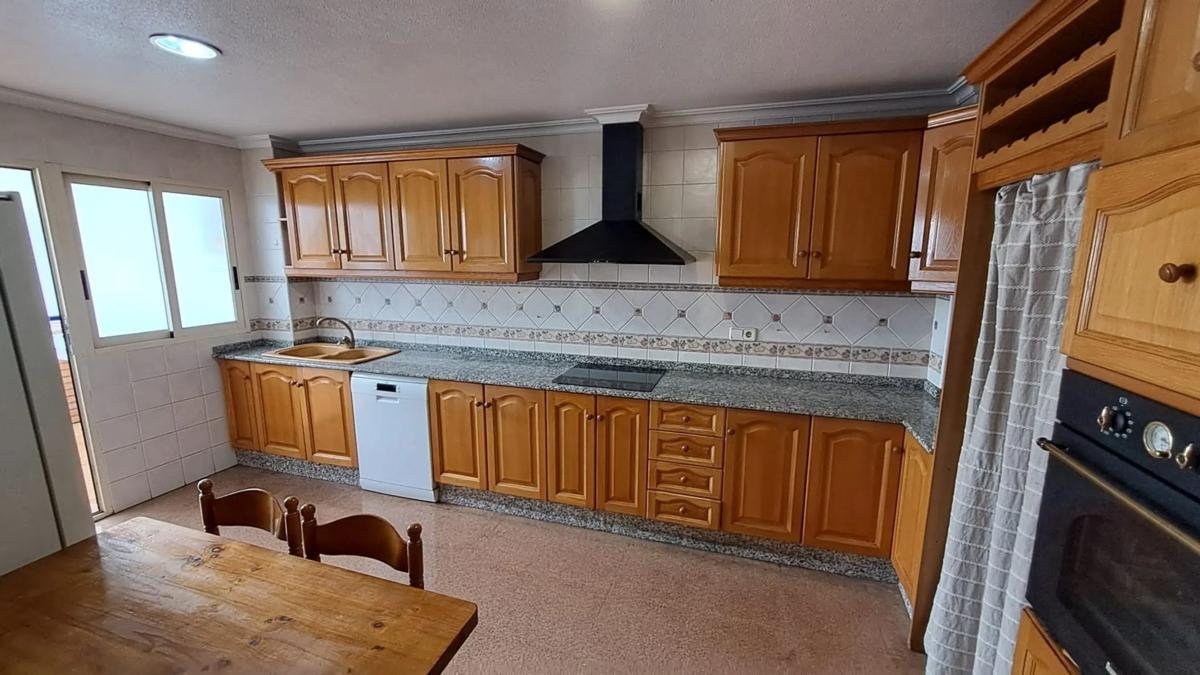 Продажа отдельного шале в  Calle Miguel Hernández, 24, Алморади photo 5