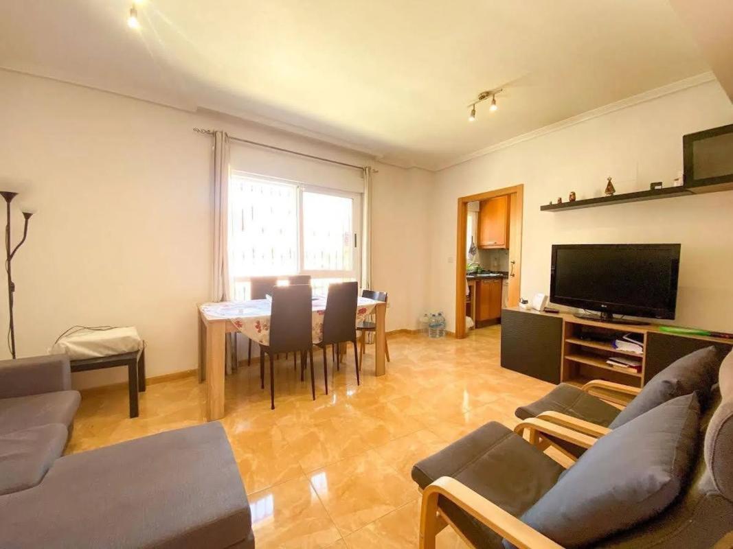 Sale of apartment in Calle Jaime II, Almoradí
 photo 3
