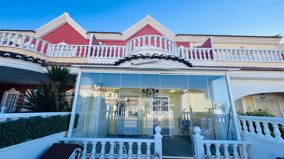 Venta de chalet adosado en CL MARIE CURIE , Benijofar photo 5
